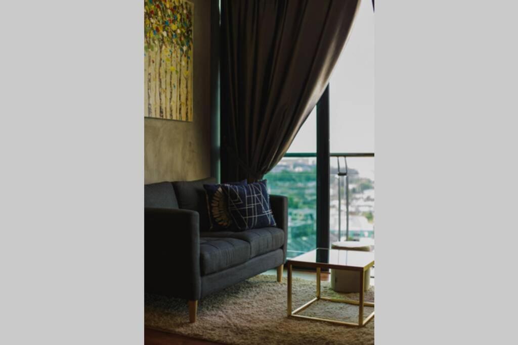 Jazz Suites 1 Vivacity Kuching Bagian luar foto