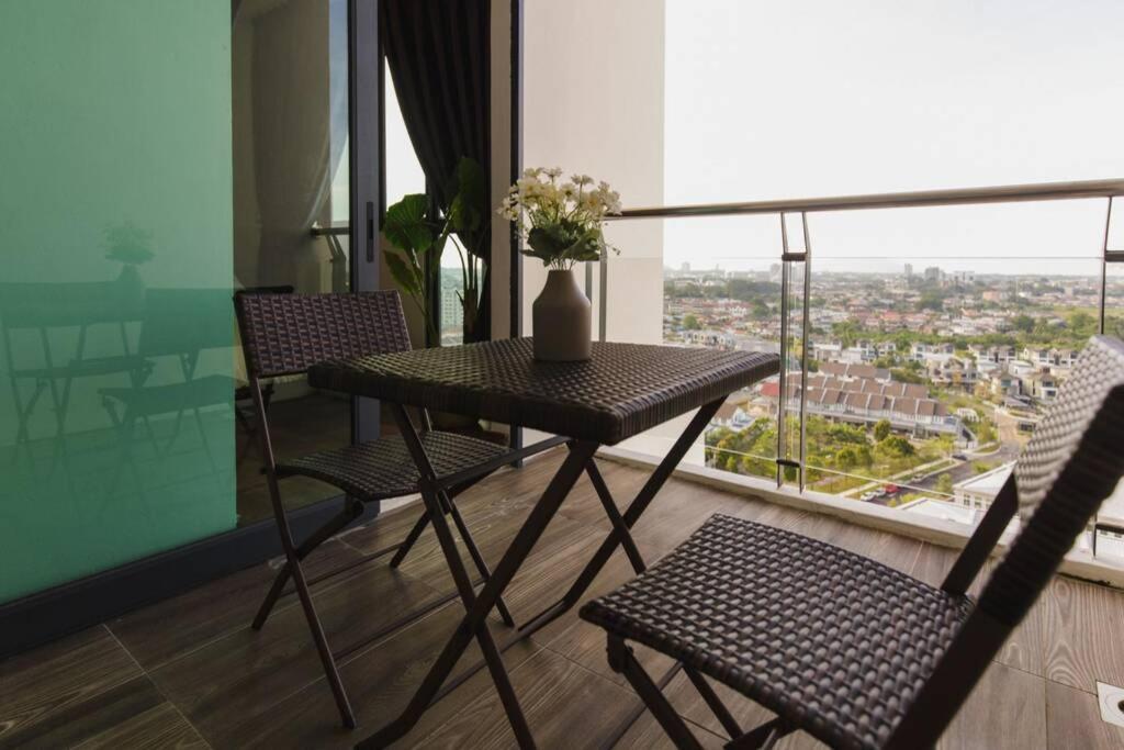 Jazz Suites 1 Vivacity Kuching Bagian luar foto