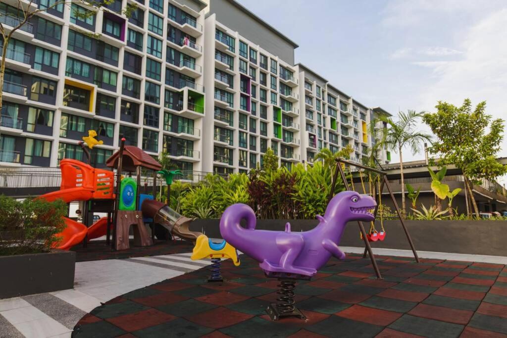 Jazz Suites 1 Vivacity Kuching Bagian luar foto